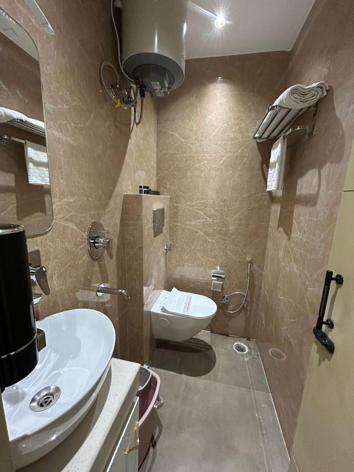 Divine Hotel Karnal Exterior photo