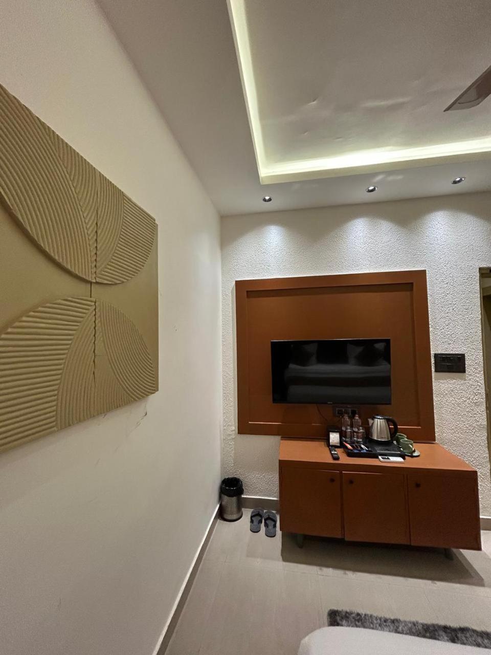 Divine Hotel Karnal Exterior photo