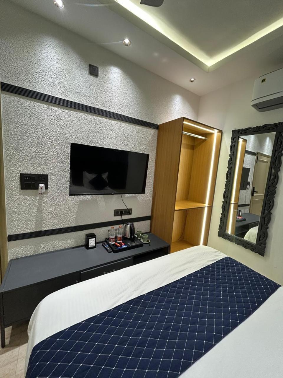Divine Hotel Karnal Exterior photo