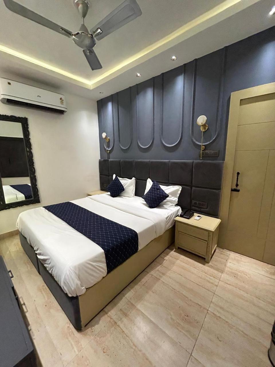 Divine Hotel Karnal Exterior photo